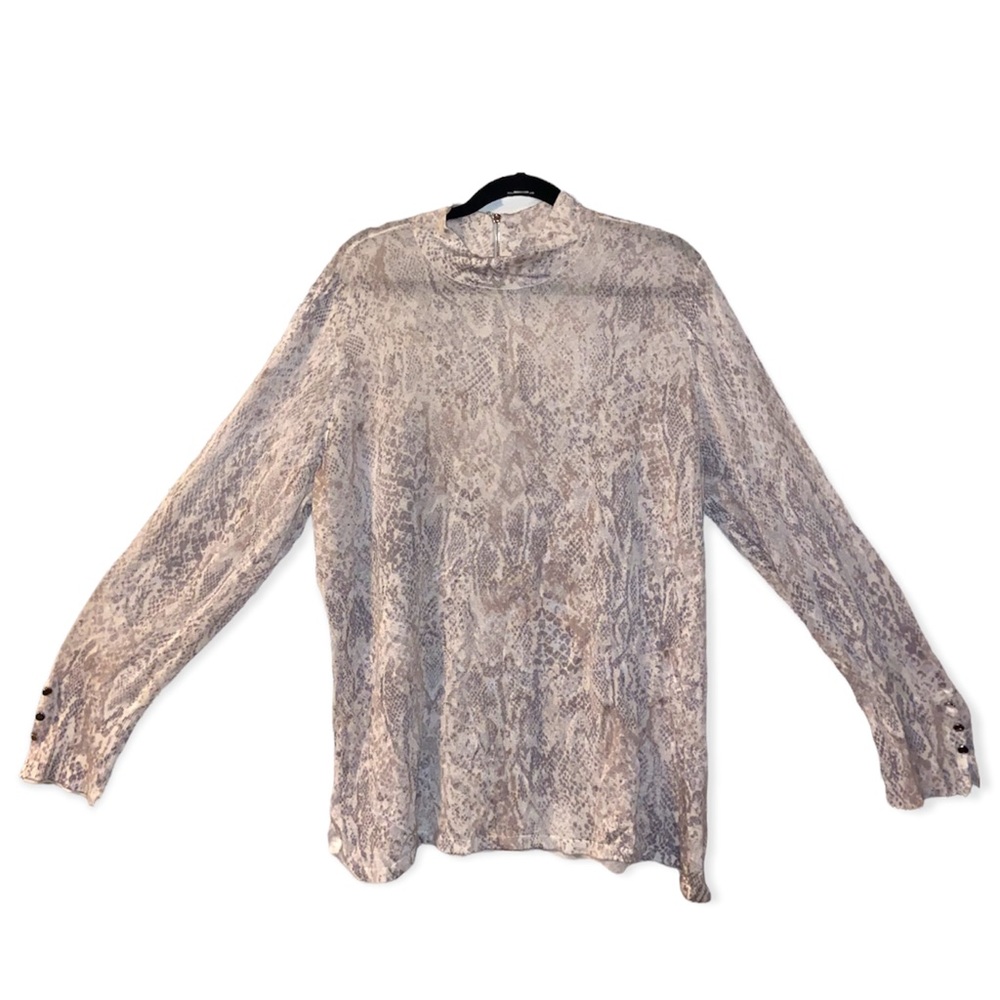 NWOT-Chico’s size 4 long sleeve shirt
